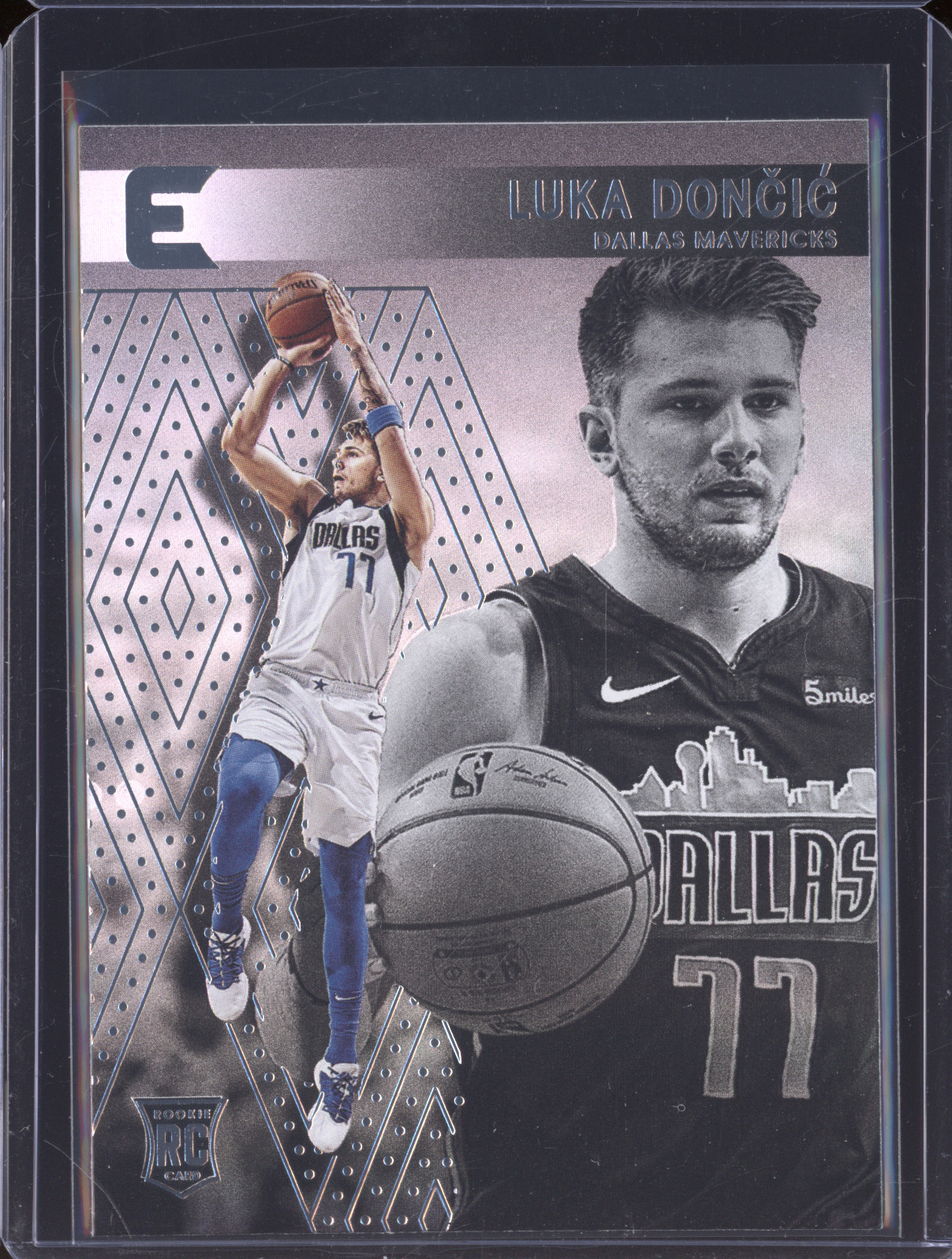 2018-19 Panini Chronicles Essentials #214 Luka Dončić — front
