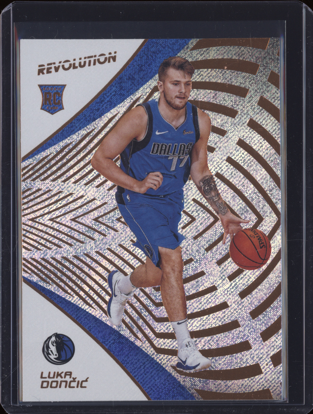 2018-19 Panini Revolution #128 Luka Dončić — front