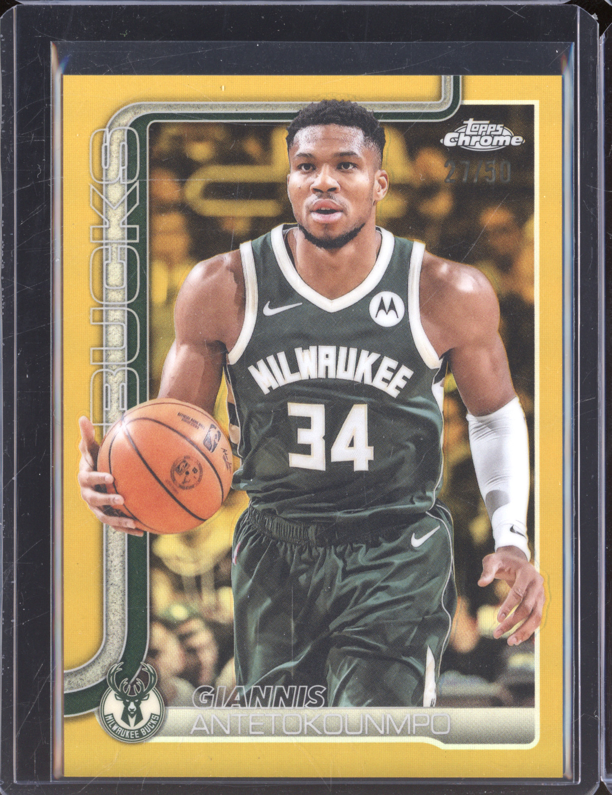 2025-26 Topps Chrome #137 Giannis Antetokounmpo — front