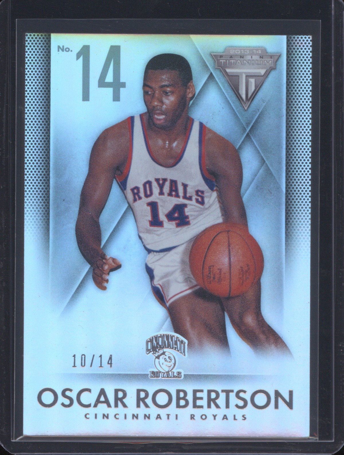 2013-14 Panini Titanium #14 Oscar Robertson — front