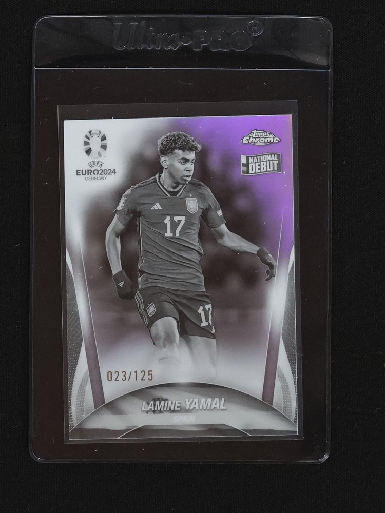 2024 Topps Chrome UEFA Euro #17 Lamine Yamal — front