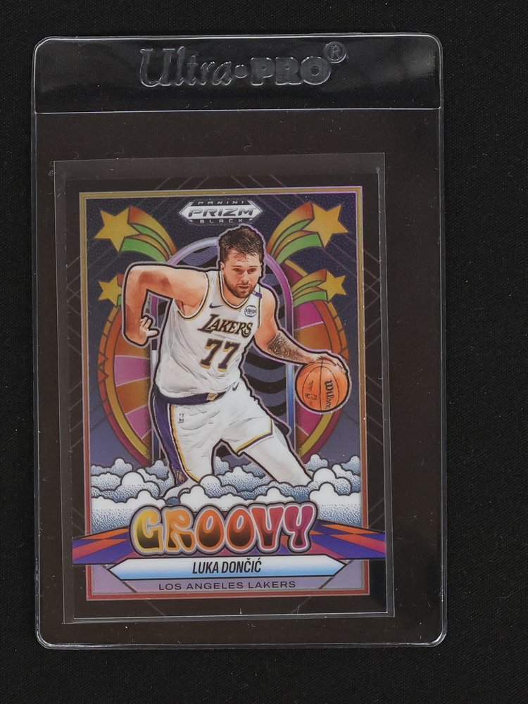 2024 Panini Prizm Black #14 Luka Dončić Groovy — front