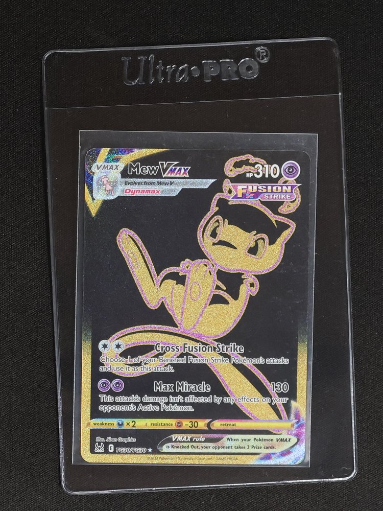 2021 Pokémon Fusion Strike #TG30 Mew VMAX — front