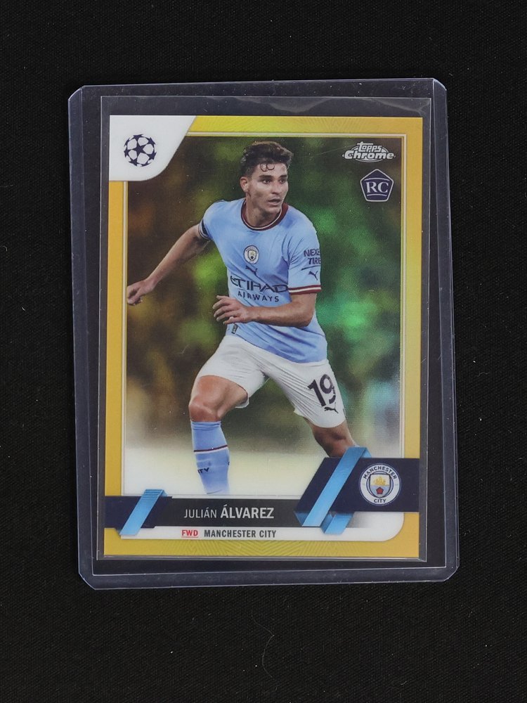 2022-23 Topps Chrome UEFA #68 Julián Álvarez Rookie RC Manchester City — front