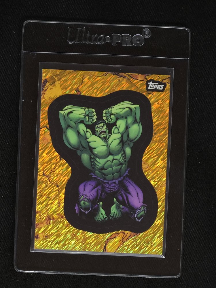 2025 Topps Marvel Comic Book Heroes 1975 Hulk Gold Raywave #121 — front