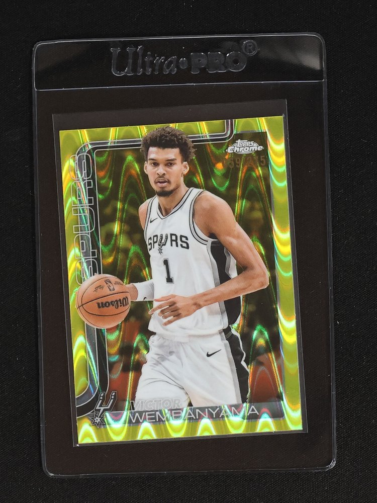 2025-26 Topps Chrome #221 Victor Wembanyama — front
