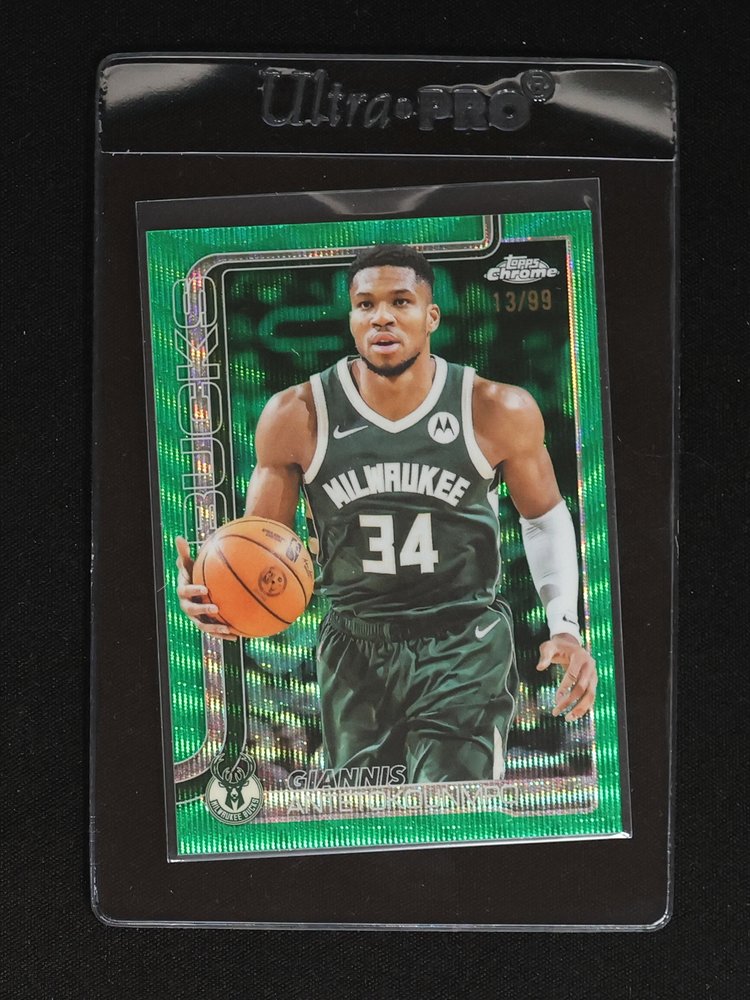 2025-26 Topps Chrome #137 Giannis Antetokounmpo — front