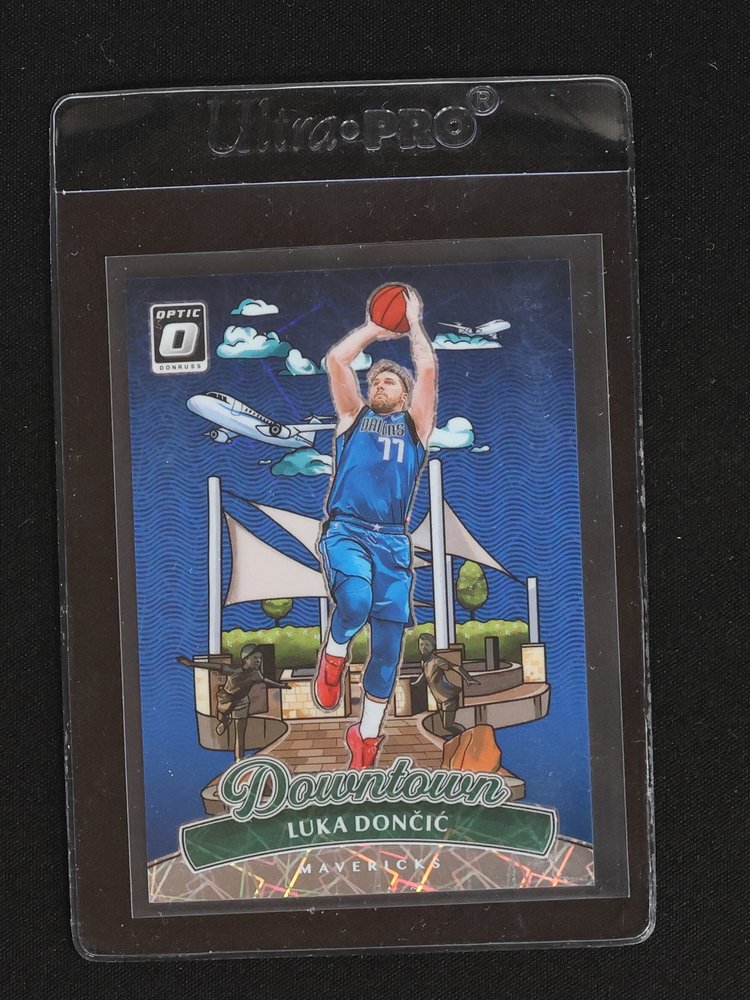2021-22 Donruss Optic #7 Luka Dončić — front