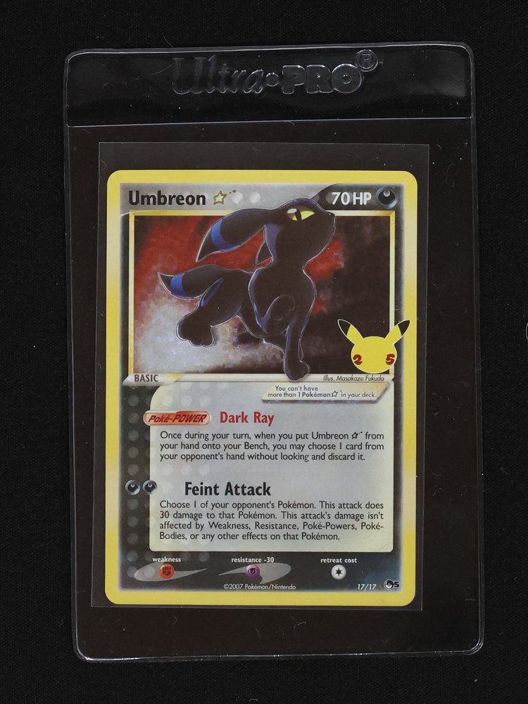 2007 Pokémon Celebrations Classic Collection #17 Umbreon Gold Star — front