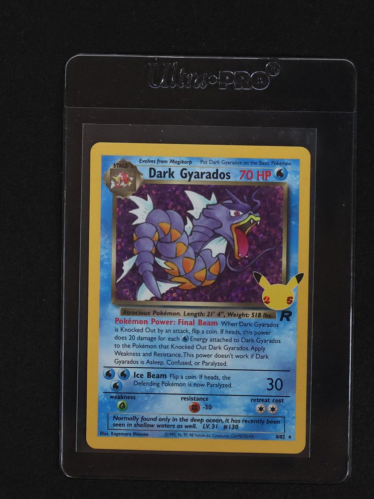 1999 Pokémon Team Rocket #8 Dark Gyarados — front