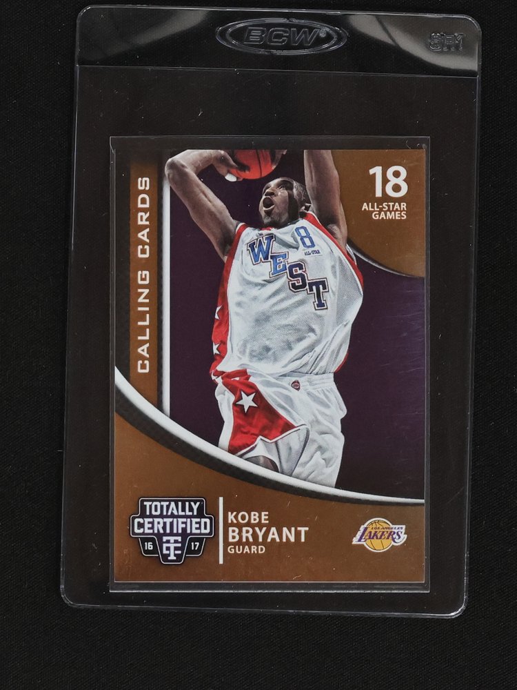 2016 Panini Totally Certified #18 Kobe Bryant — front