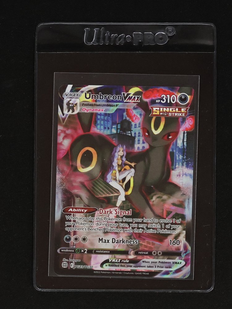 2022 Pokémon Brilliant Stars Trainer Gallery #TG23 Umbreon VMAX — front