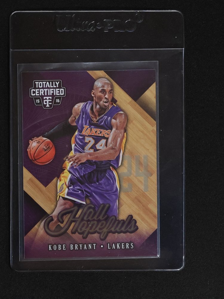 2015-16 Panini Totally Certified #51 Kobe Bryant — front