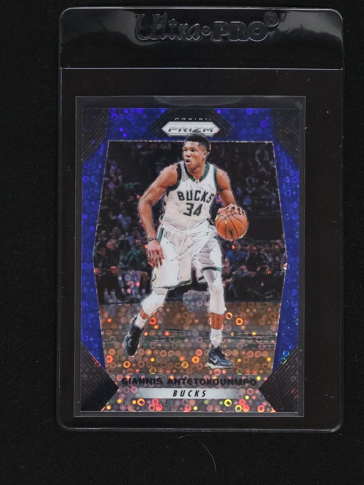 2017-18 Panini Prizm #182 Giannis Antetokounmpo Blue Fast Break Prizm — front