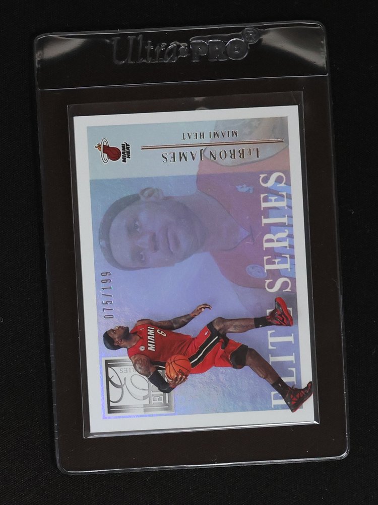 2012-13 Panini Elite Series #13 LeBron James — front