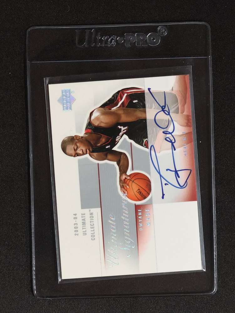 2003-04 Upper Deck Ultimate Collection Signatures #DY-A Dwyane Wade — front