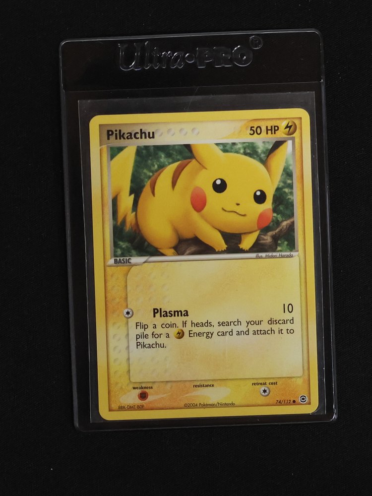 2004 Pokémon EX FireRed & LeafGreen #74 Pikachu — front