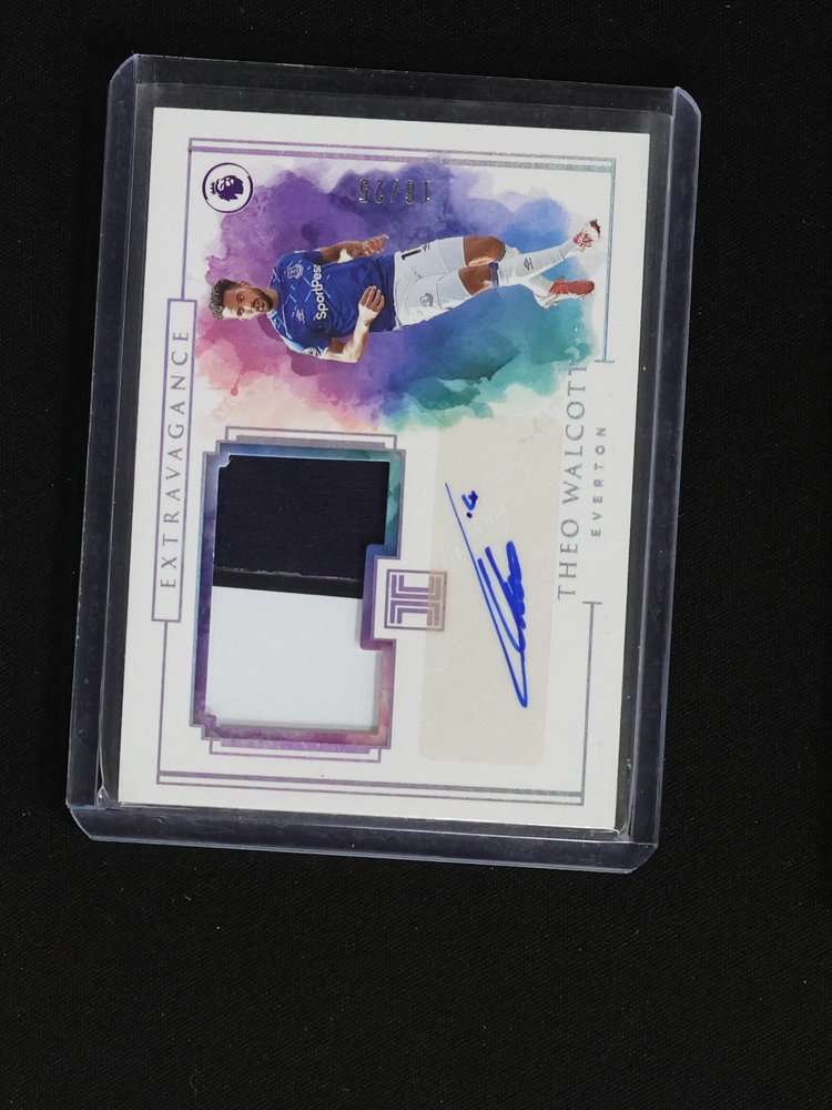 2019-20 Panini Impeccable Premier League Elégance Jersey Autographs Theo Walcott — front
