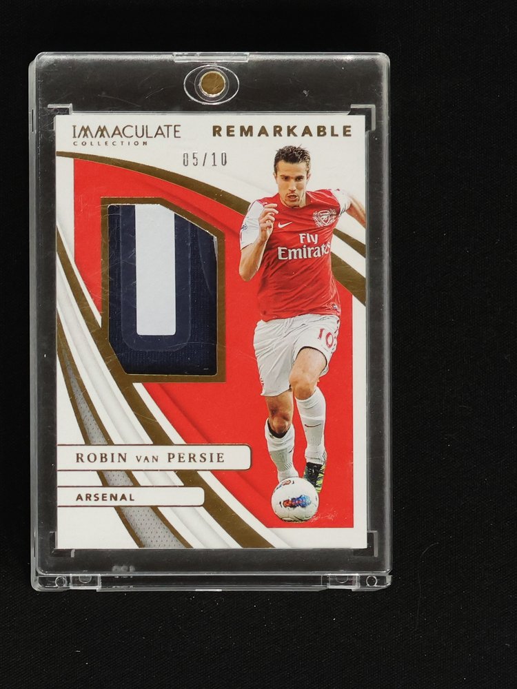 2018-19 Panini Immaculate Collection Remarkable Memorabilia #05/10 Robin van Persie — front
