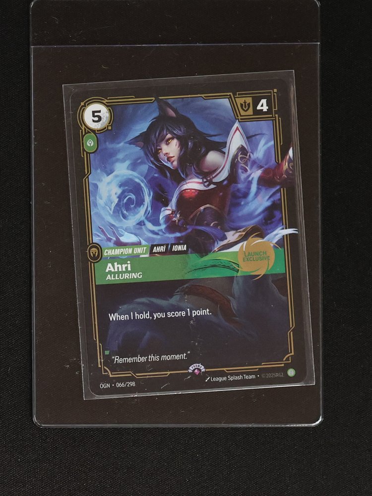 2025 Riftbound Origins #066 Ahri Alluring — front