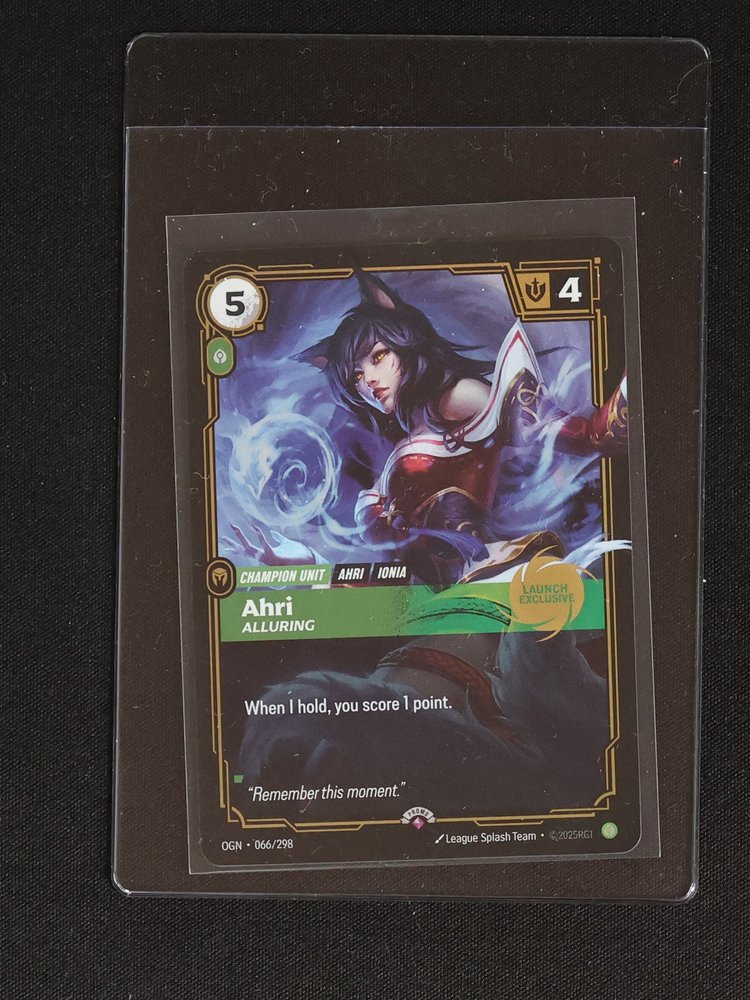2025 Riftbound Origins #066 Ahri Alluring — front