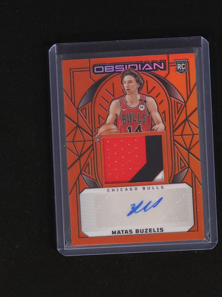 2024-25 Panini Obsidian #228 Matas Buzelis — front
