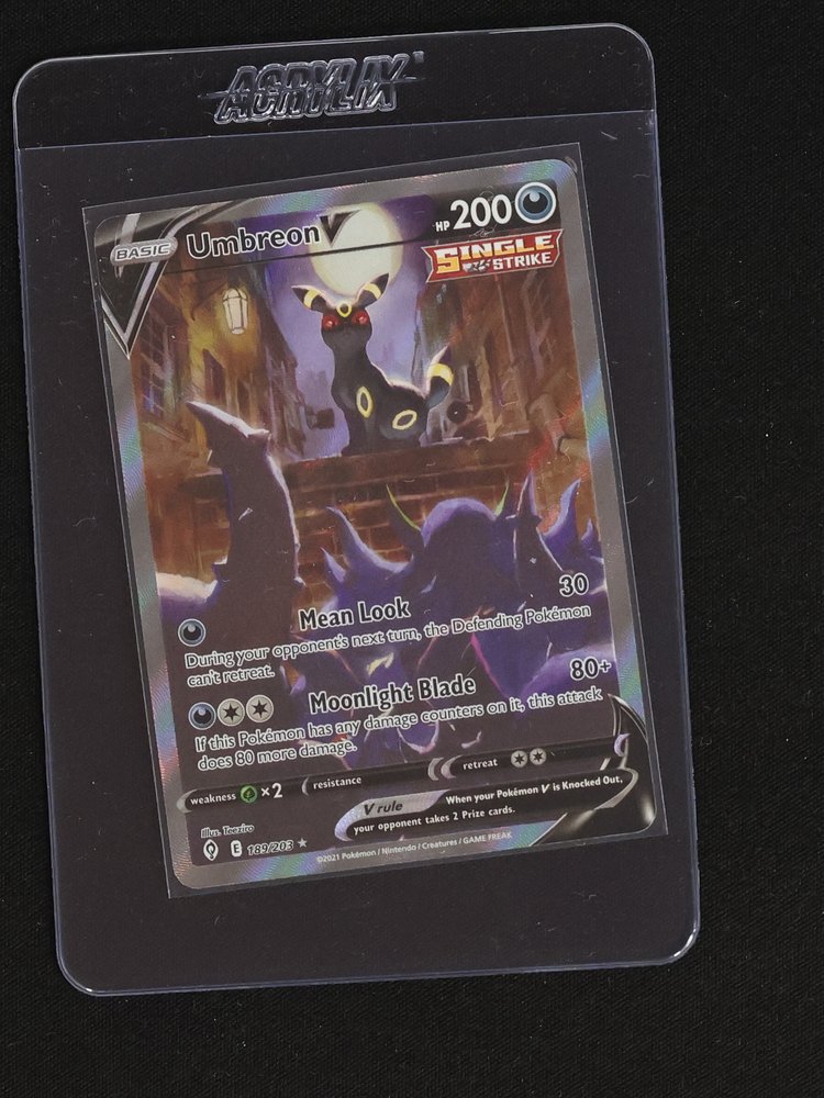 2021 Pokémon TCG Evolving Skies #189 Umbreon V — front