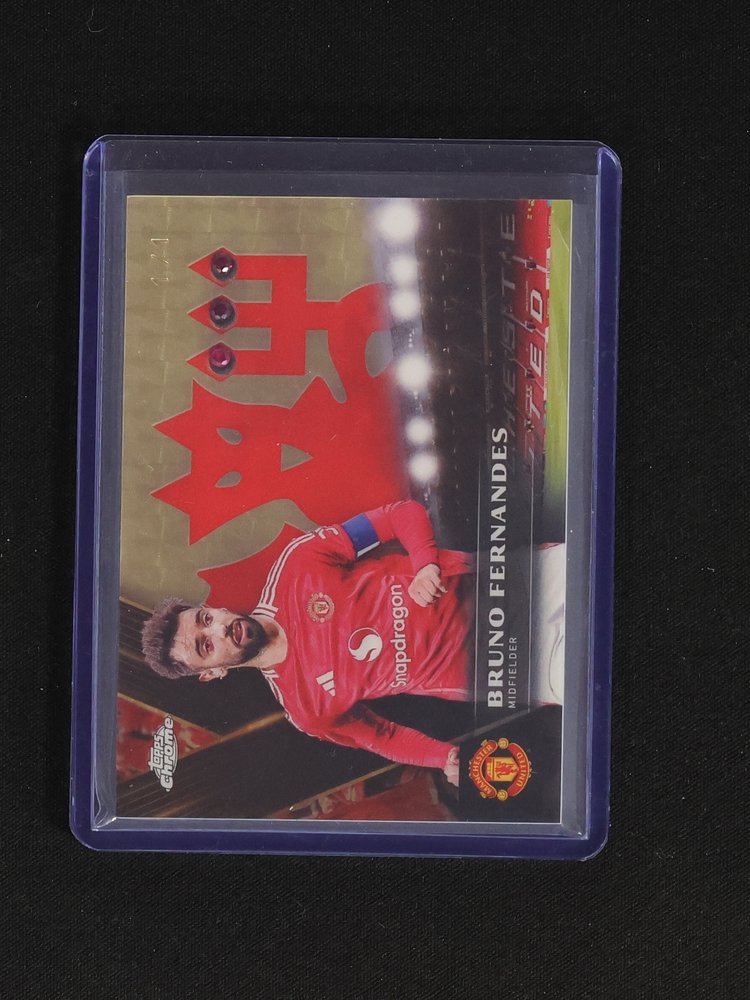 2023 Topps Chrome UEFA Bruno Fernandes #1-1 — front