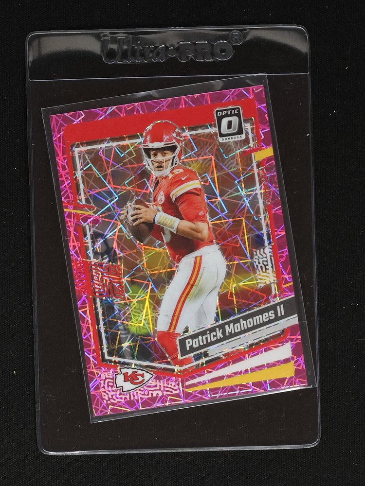 2020 Panini Donruss Optic #1 Patrick Mahomes II Pink Velocity Prizm — front