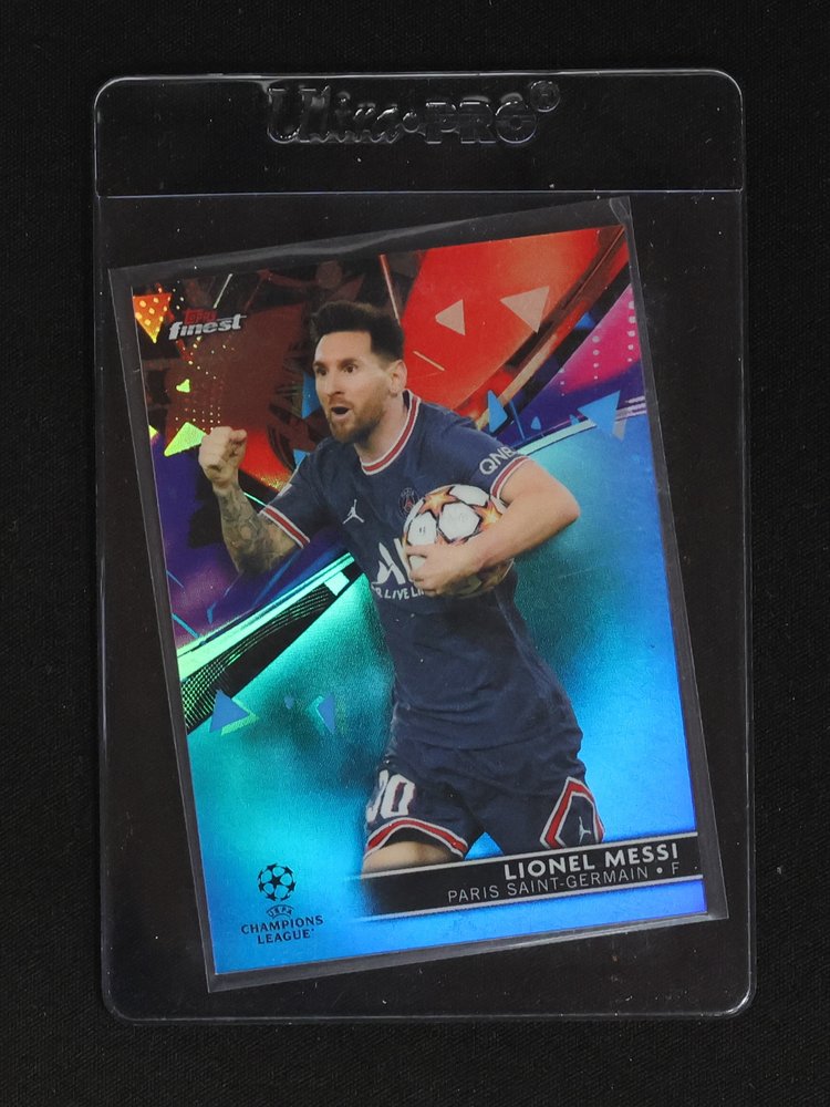 2021-22 Topps Finest UEFA #1 Lionel Messi — front