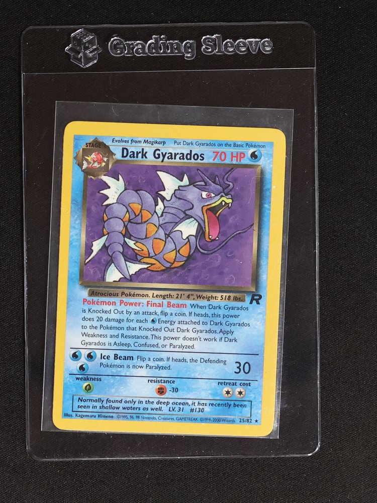 1999 Pokémon Team Rocket #25 Dark Gyarados — front