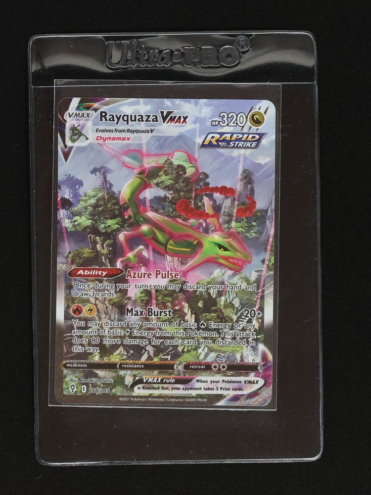 2021 Pokémon TCG #218 Rayquaza VMAX — front