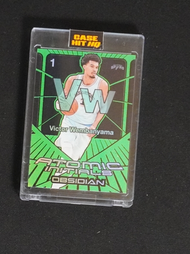 2024-25 Panini Obsidian #4 Victor Wembanyama Atomic Initials — front