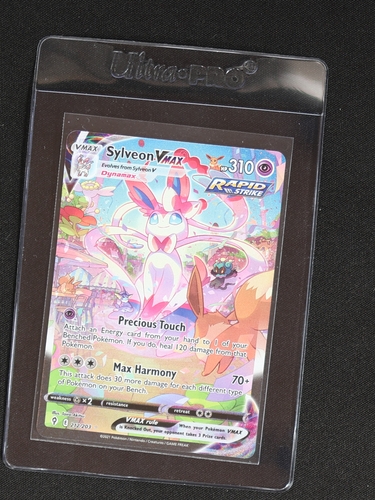 2021 Pokémon Sword & Shield Evolving Skies #212 Sylveon VMAX — front