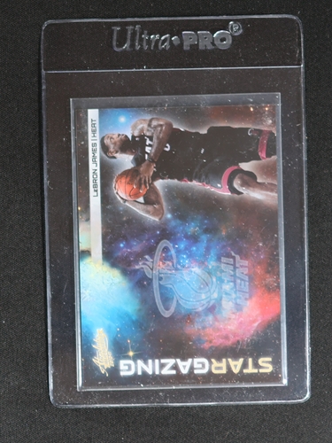2010-11 Panini Absolute Memorabilia Star Gazing LeBron James — front