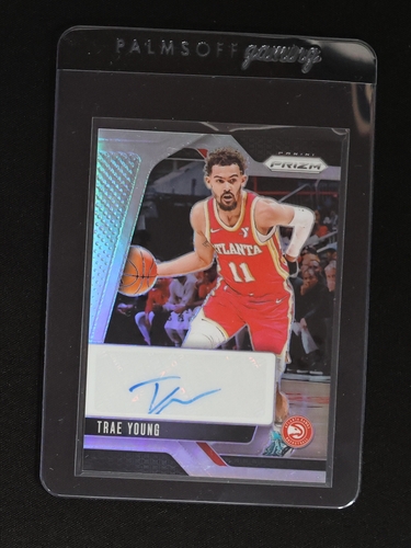 2024-25 Panini Prizm Trae Young Signatures Auto Card #SIG-TYH Hawks — front