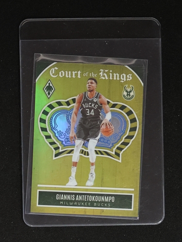 2023-24 Panini Phoenix #18 Giannis Antetokounmpo Court of the Kings — front