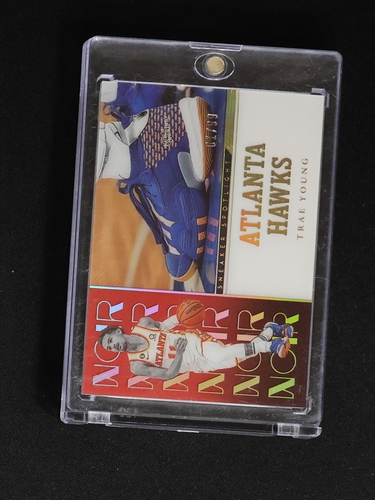 2020 Panini Noir #17 Trae Young — front