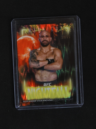 2025 Topps Midnight UFC Nightfall #NF-22 Alexander Volkanovski — front