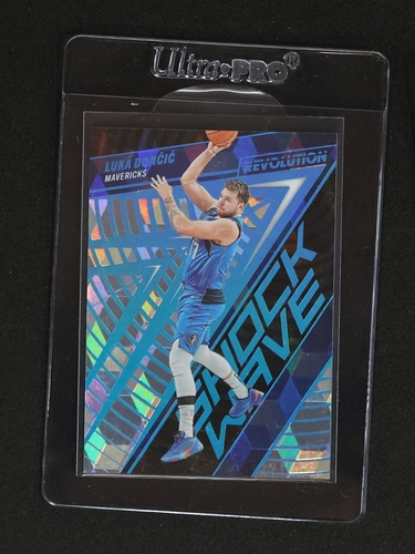 2022-23 Panini Revolution #3 Luka Doncic Shock Wave — front
