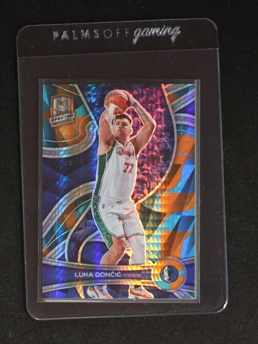 2021-22 Panini Spectra #77 Luka Dončić — front