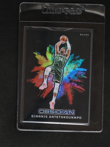 2024-25 Panini Obsidian #9 Giannis Antetokounmpo — front