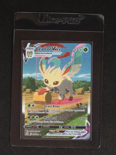2021 Pokémon SWSH07 Evolving Skies #205 Leafeon VMAX — front