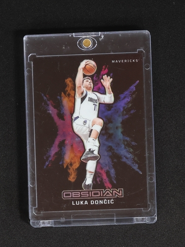 2021-22 Panini Obsidian #77 Luka Dončić — front