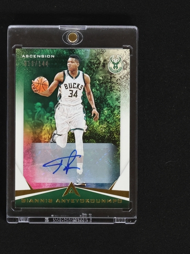 2017-18 Panini Ascension #1 Giannis Antetokounmpo — front