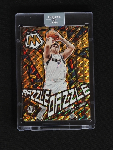 2022-23 Panini Mosaic #3 Luka Doncic Razzle Dazzle — front