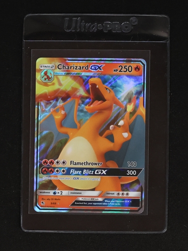2019 Pokémon TCG Hidden Fates #9 Charizard GX — front