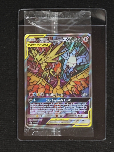 2019 Pokémon TCG SM210 Moltres & Zapdos & Articuno GX — front